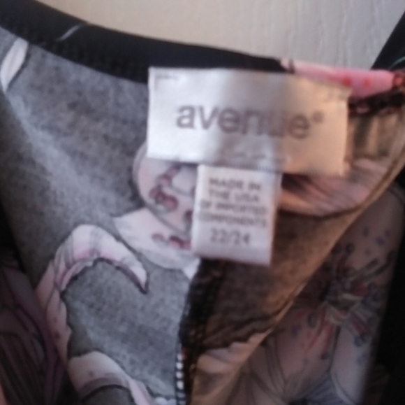 The Avenue Off-The-Shoulder Dress - Picture 2 of 4